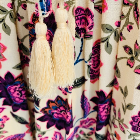 Torrid Floral Tunic Top 3X Tassels V- Neck Cream Purple Boho Cottage Core Fairy - Picture 6 of 14